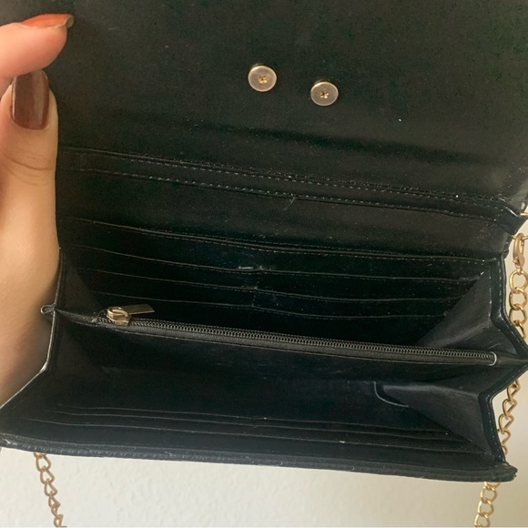 black purse - Picture 5 of 6
